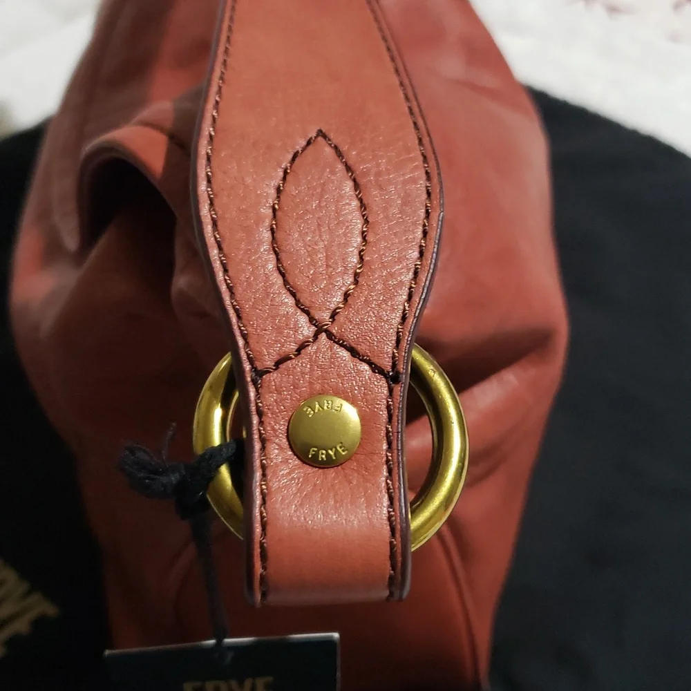Frye Campus Rivet Hobo. Color Burnt Red. (B1).‎